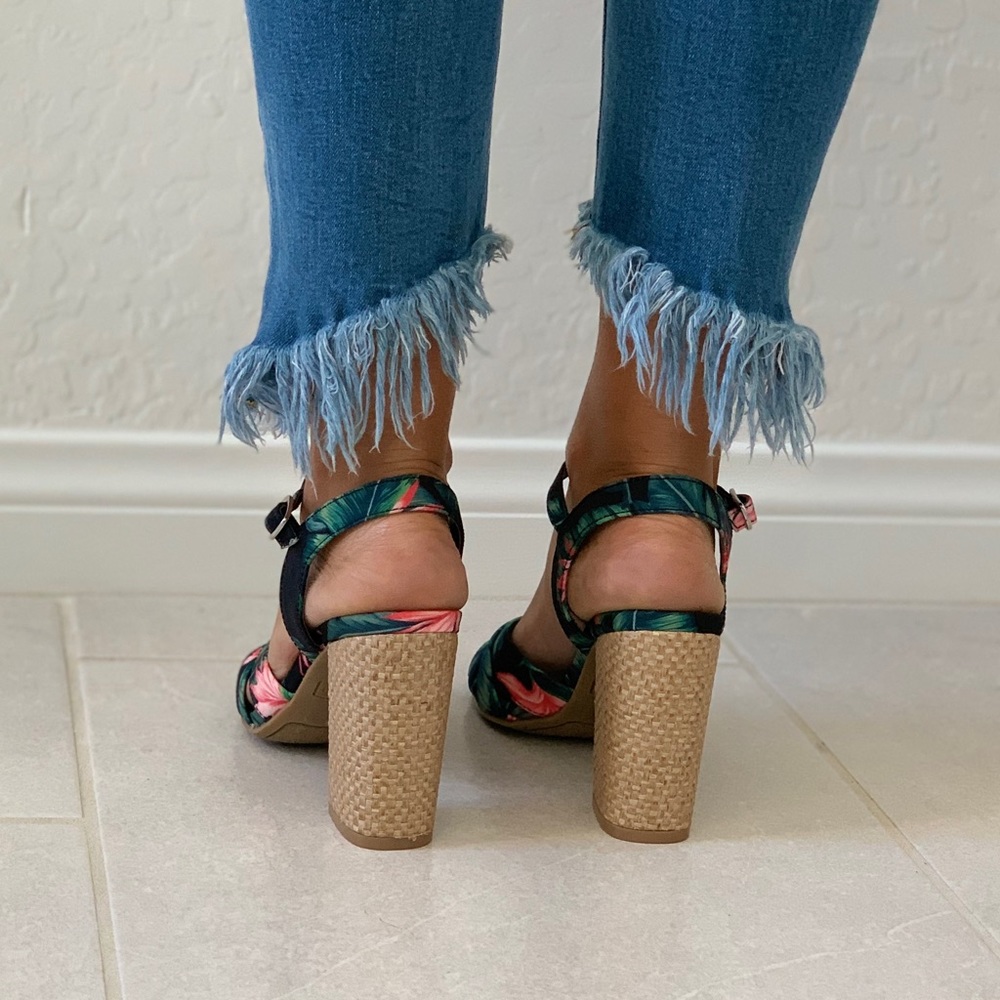 NIB Floral Print Espadrille Block Heel Sandal - Picture 6 of 7